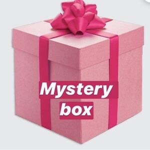 Women’s Clothing Bundle / Mystery Box